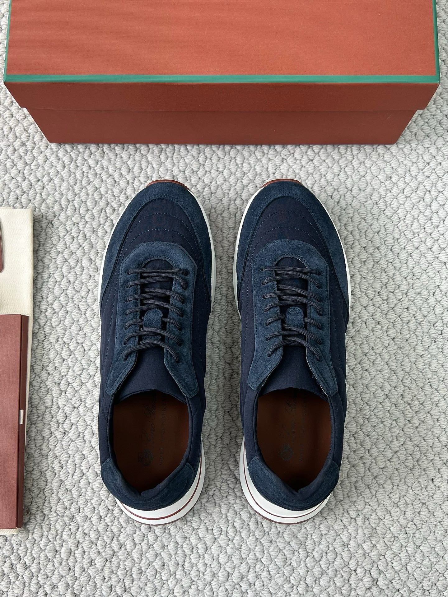 Loro Piana – Traveller Walk