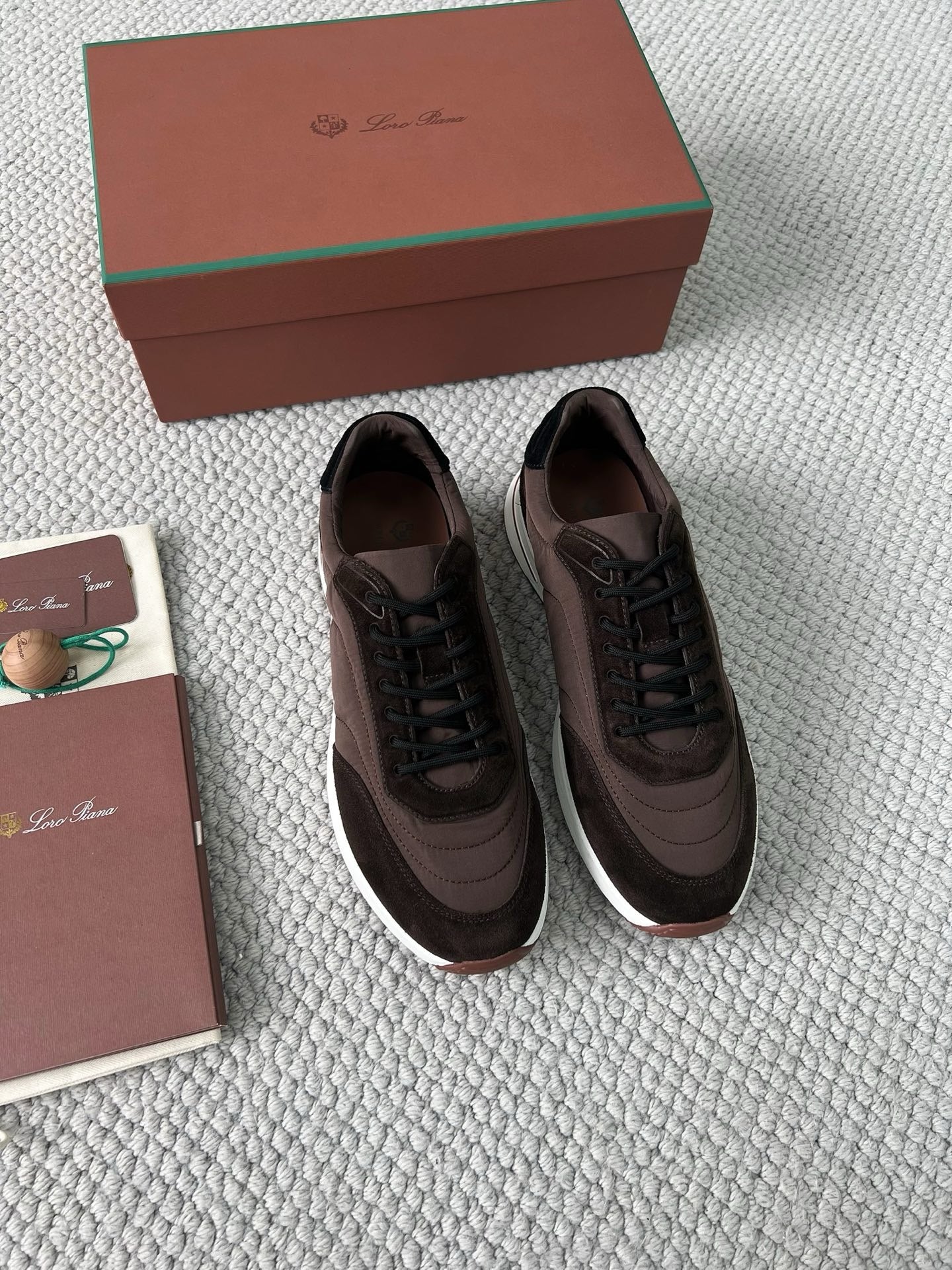 Loro Piana – Traveller Walk