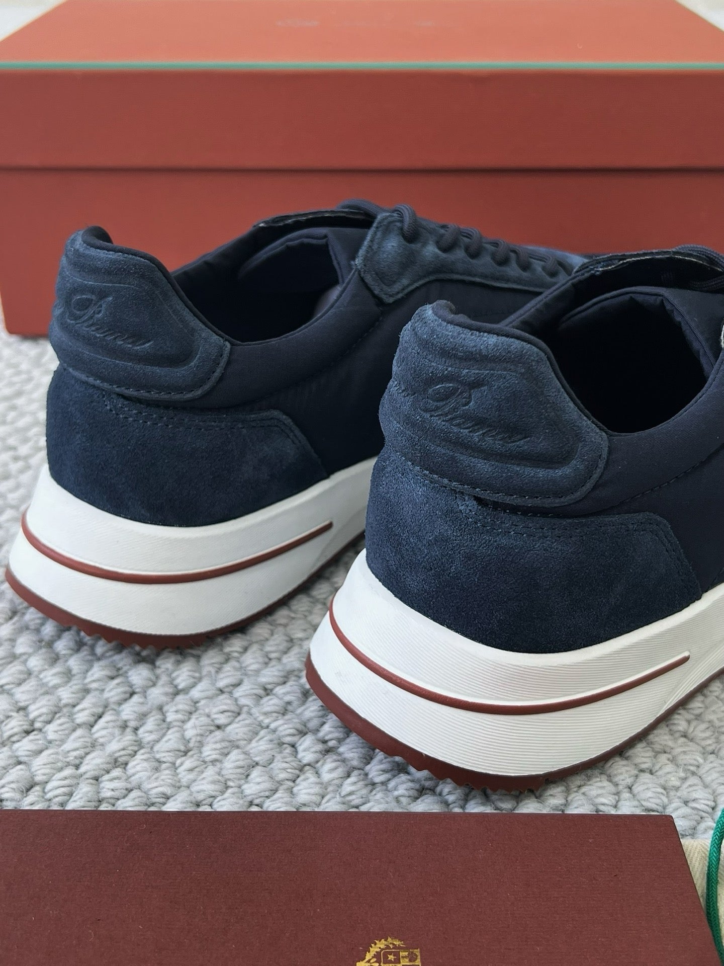 Loro Piana – Traveller Walk