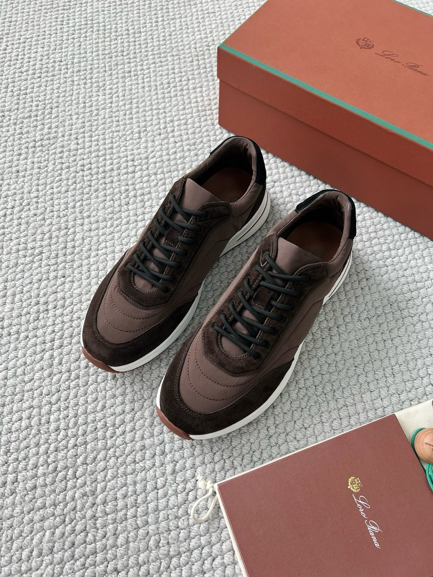 Loro Piana – Traveller Walk