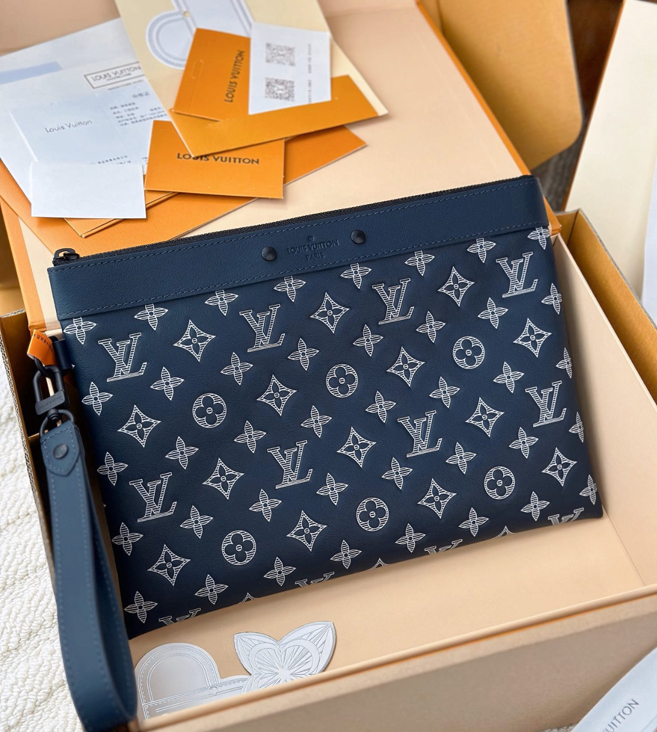 Louis Vuitton Pochette Voyage MM – Monogram Shadow / Monogram Embossed Leather