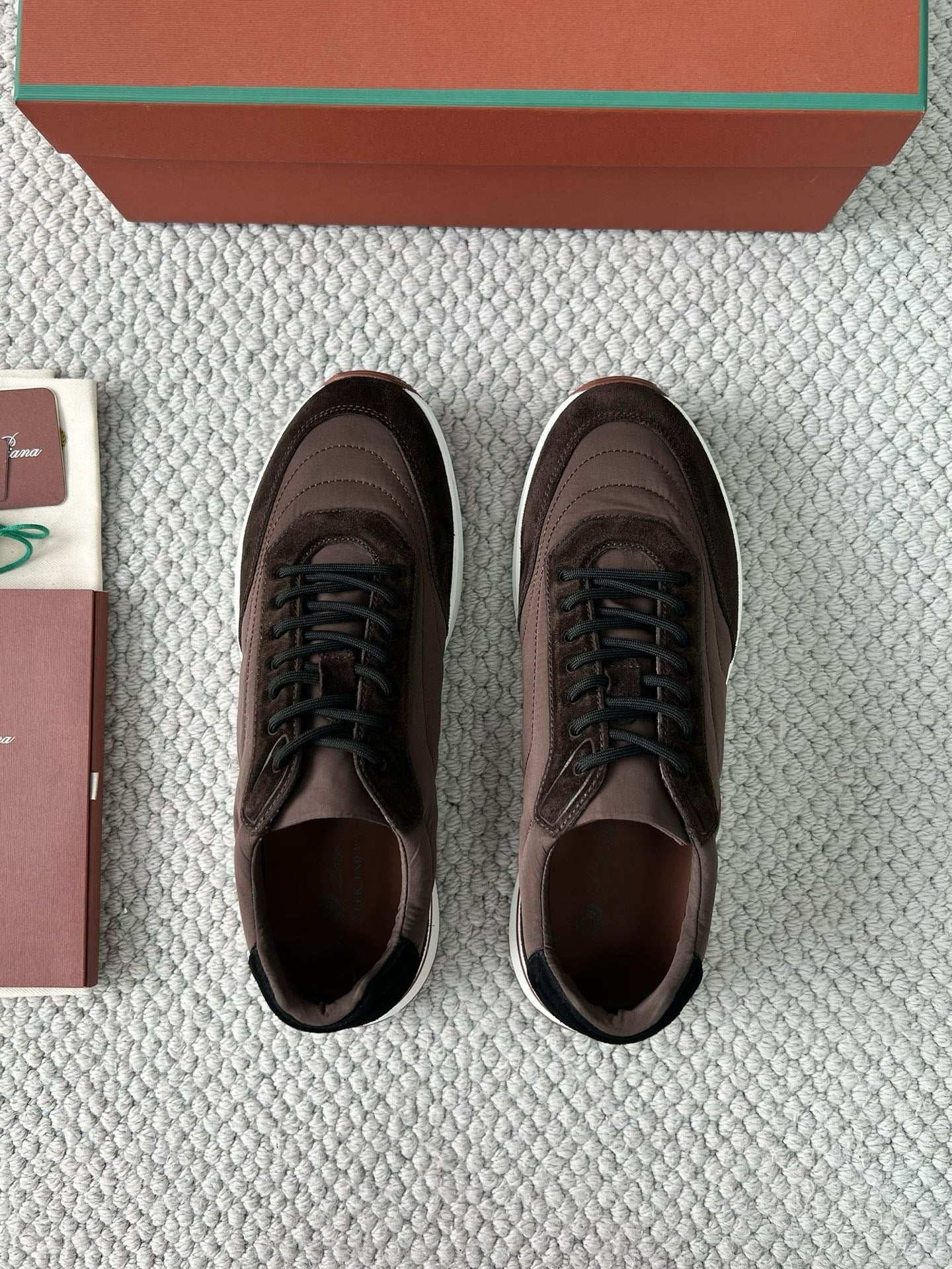 Loro Piana – Traveller Walk
