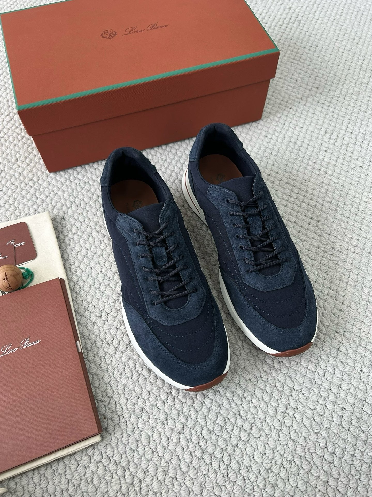 Loro Piana – Traveller Walk