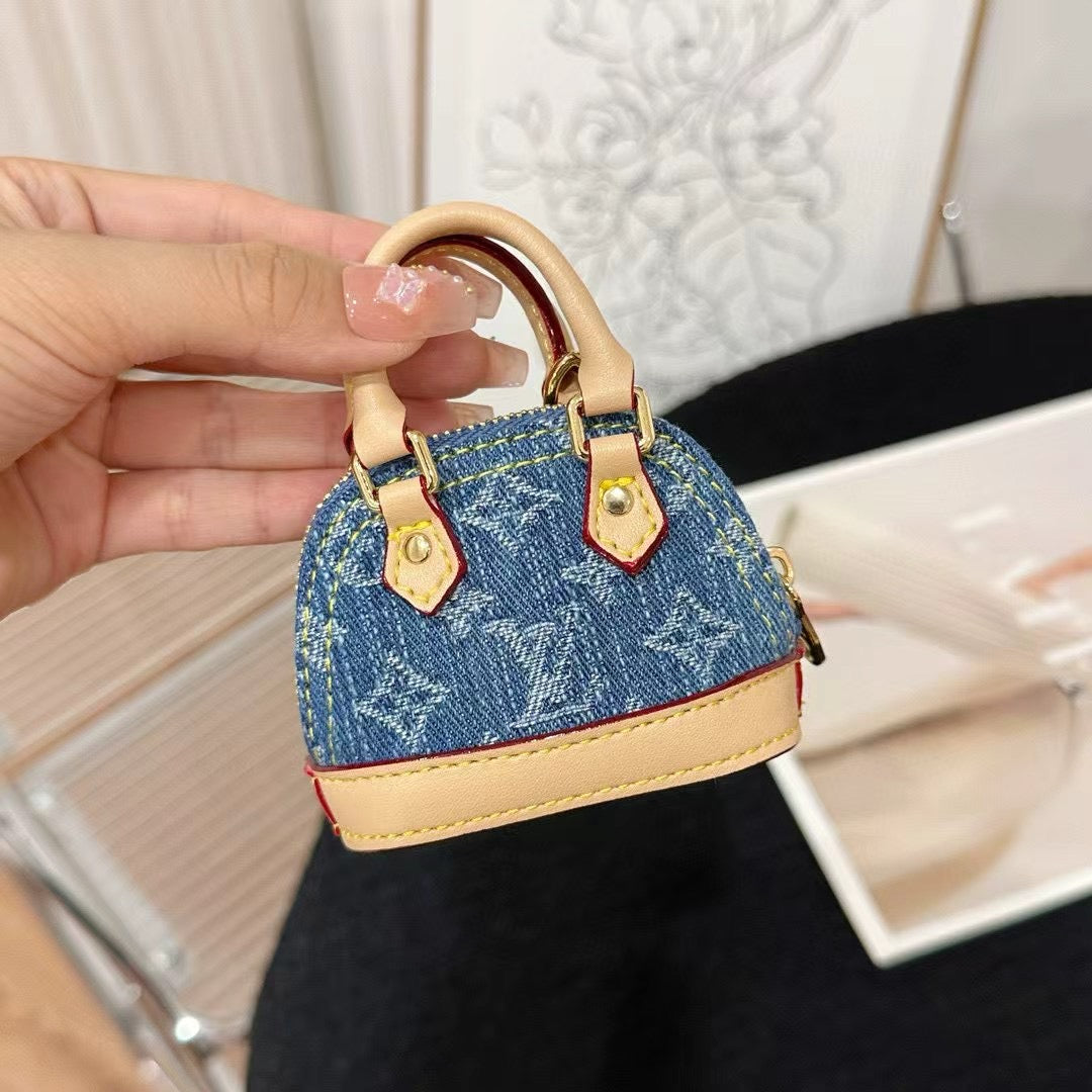Ultra mini LV Alma bag