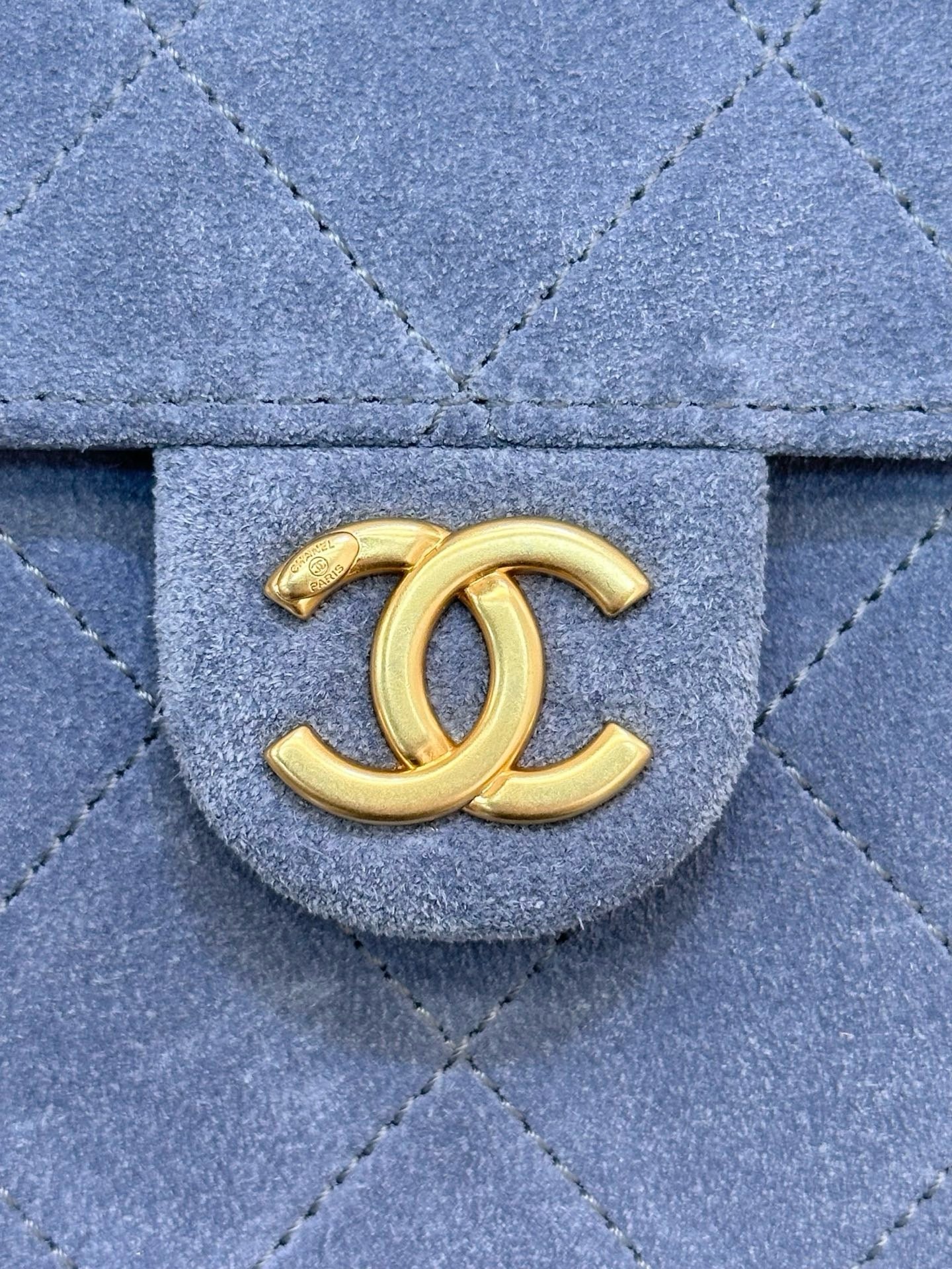 Sac Chanel Suede Quilted Drawstring Bag
